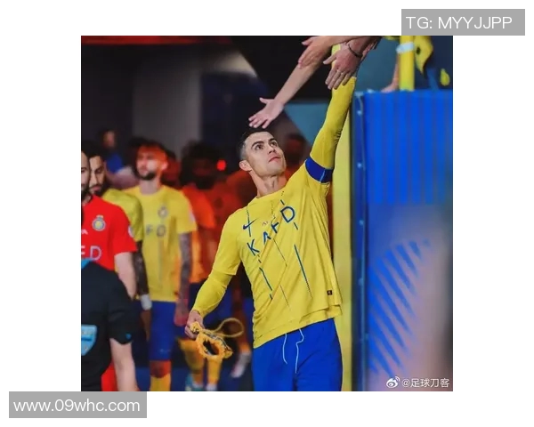 外国足球球星入驻抖音引发关注 跨界挑战与粉丝互动热度飙升