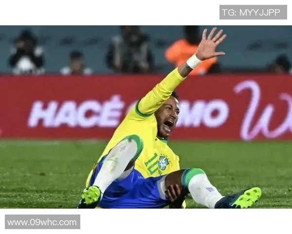 足球场上高抬腿如风奔跑的球星们展现速度与力量的完美结合